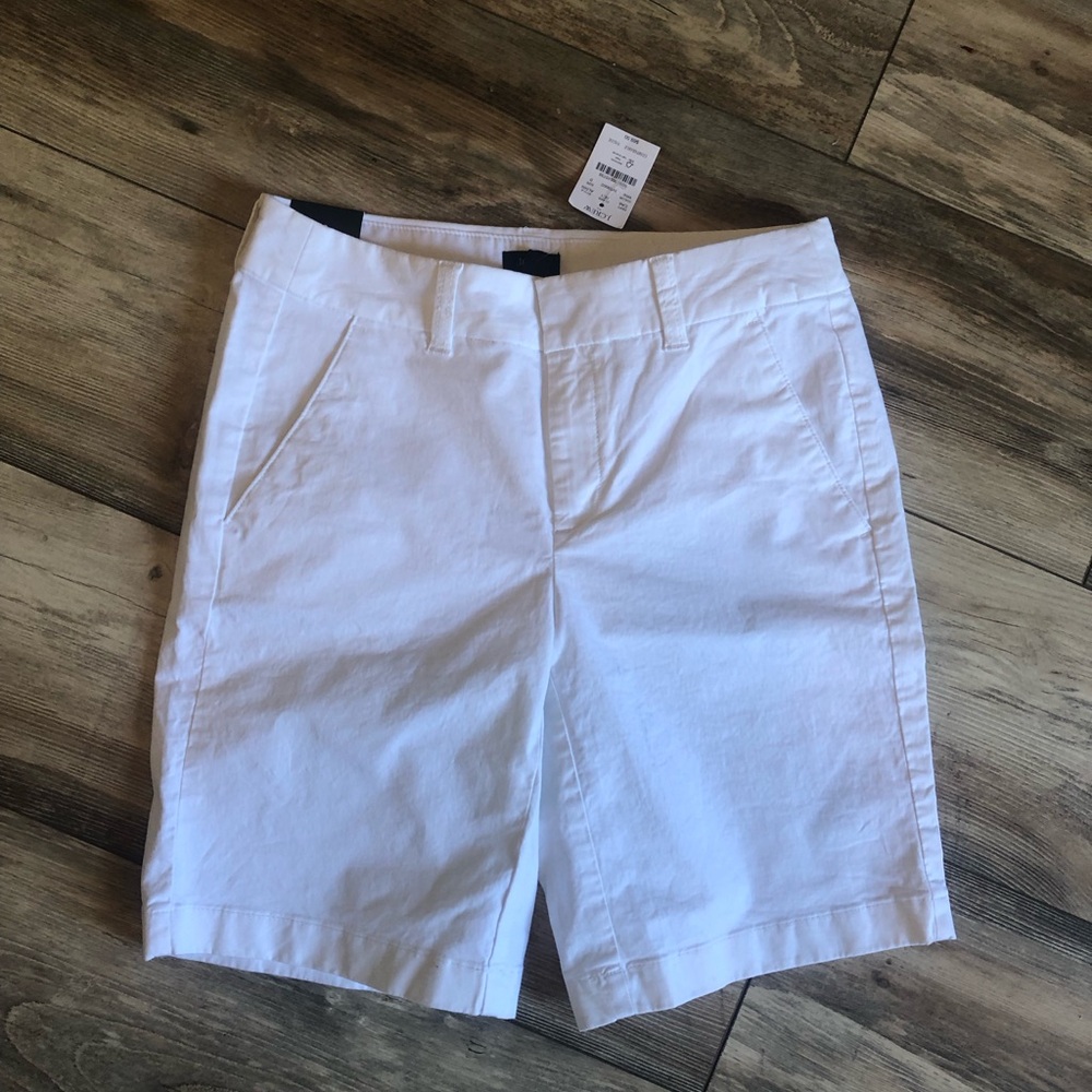 ⚓️•JCrew women’s Crisp White Bermuda Shorts